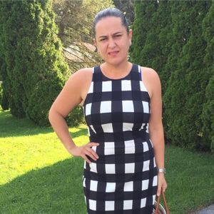 Meet your Posher, Claudia